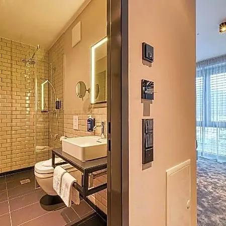 Sunday Hotel Bonn Ξενοδοχείο 4*