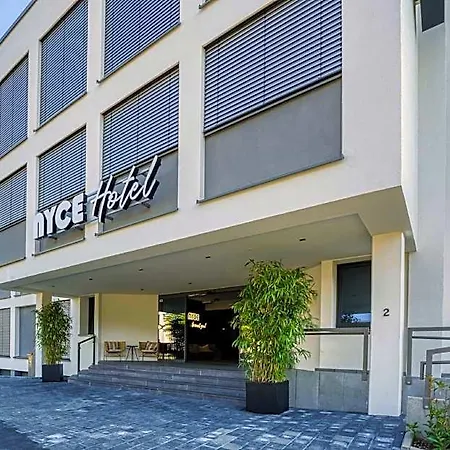 Sunday Hotel Bonn 3*