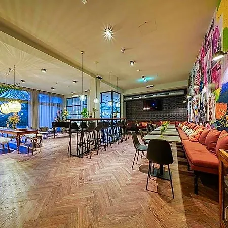Sunday Hotel